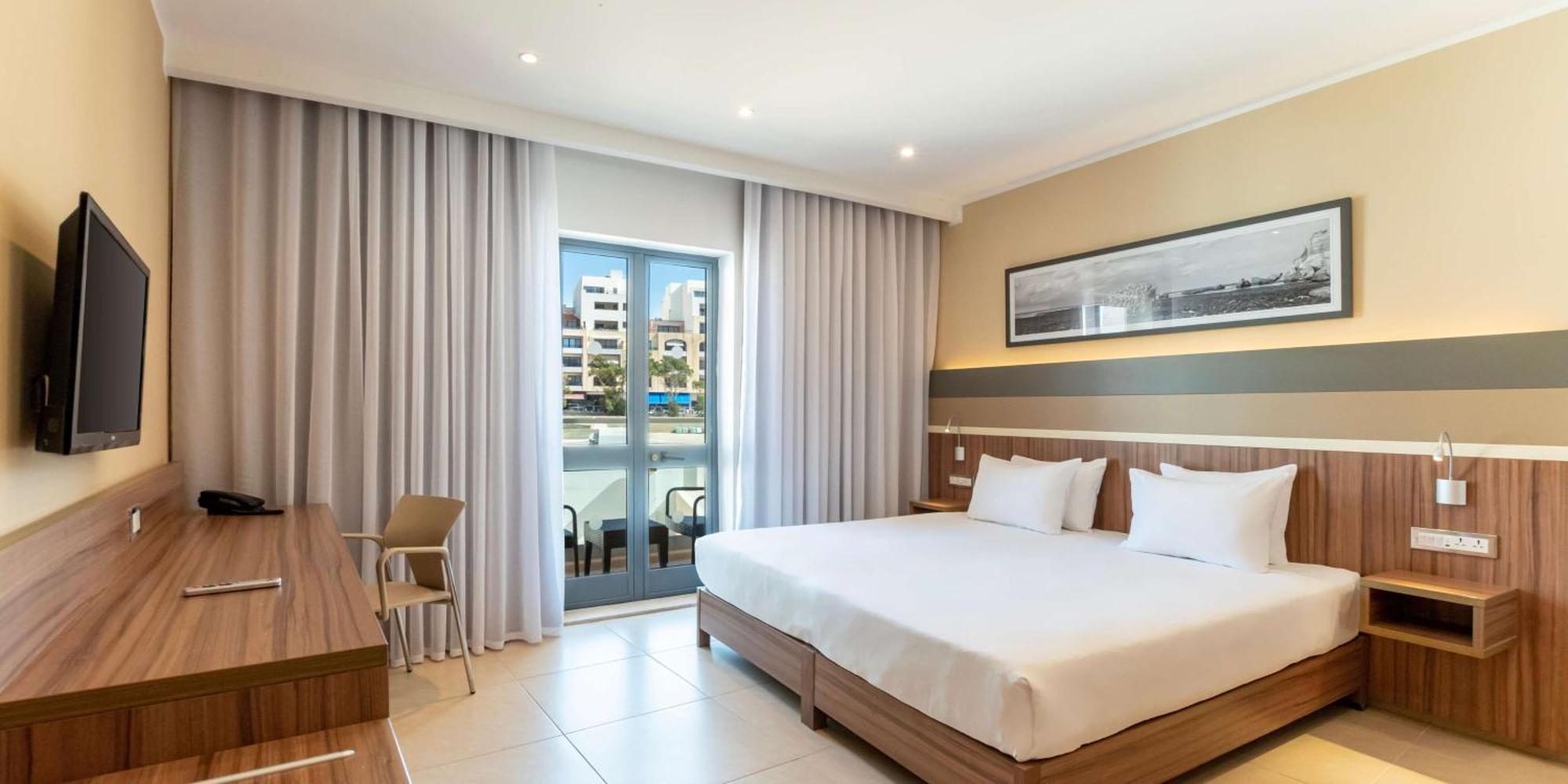 Hotel Doubletree By Hilton Malta St. Paul's Bay Exterior foto